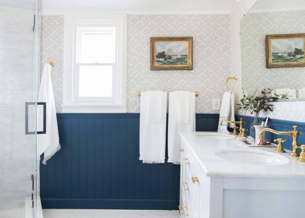 Where to put towel bar in bathroom