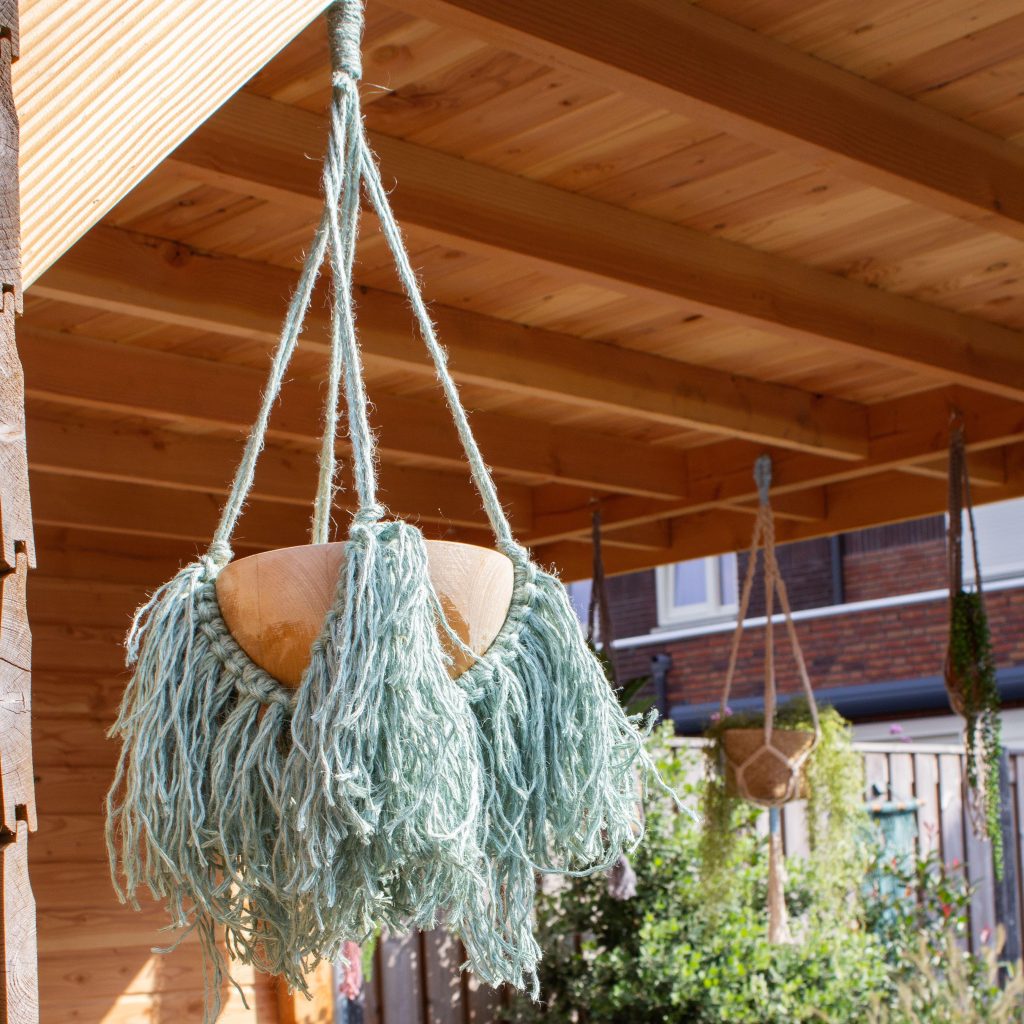 diy macrame plant hanger